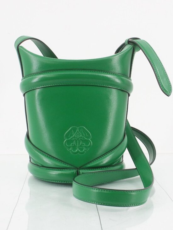 Alexander McQueen Handbags - Alexander McQueen The Curve Bag